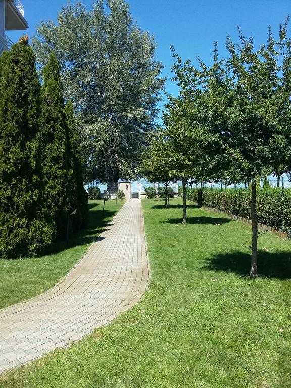 Lakeside Family Apartment Siófok Kamer foto
